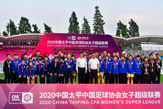 组图：世界杯-英格兰VS阿根廷 戈登先拔头筹